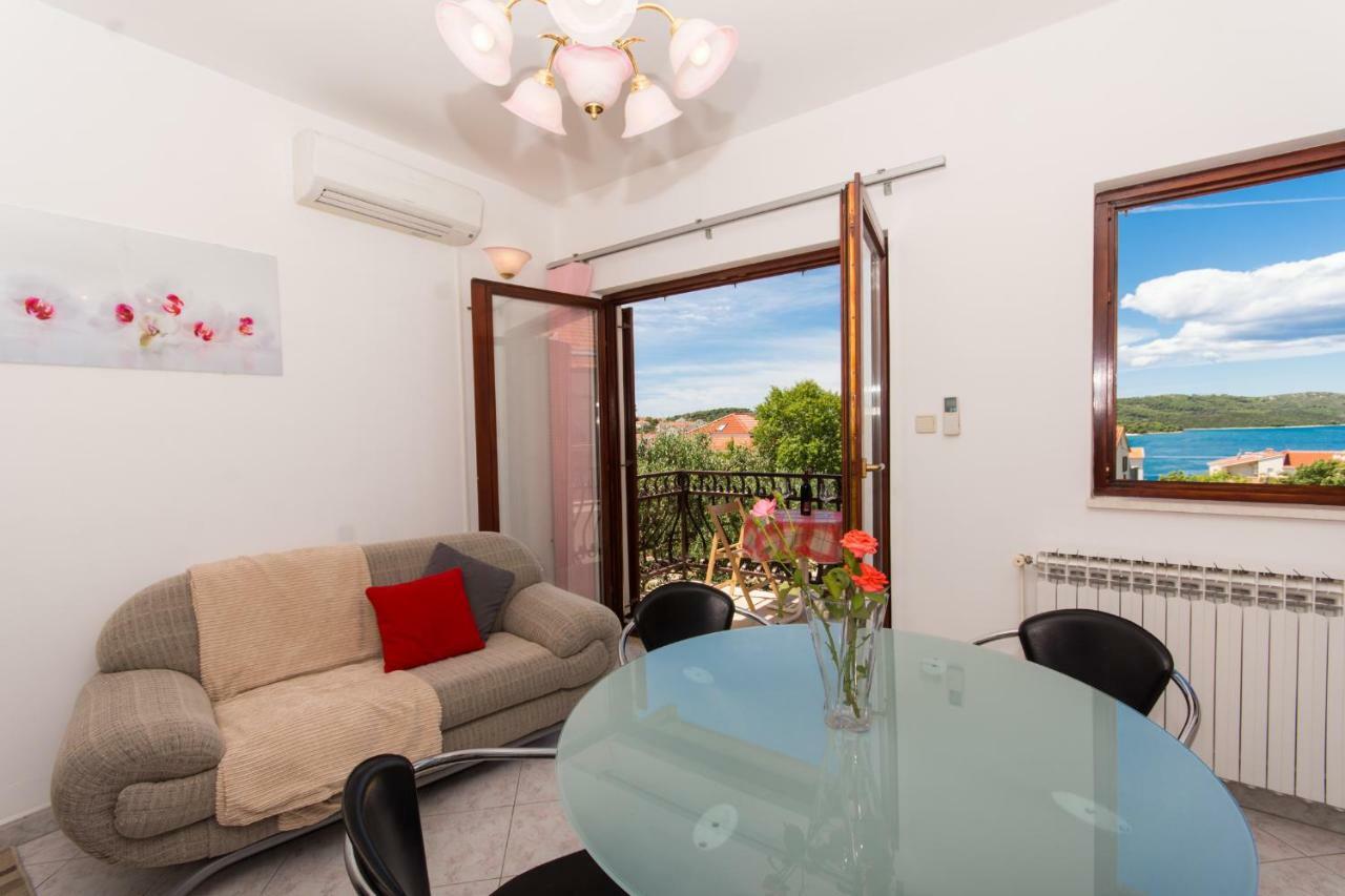 Apartman Mina Трогир Екстериор снимка