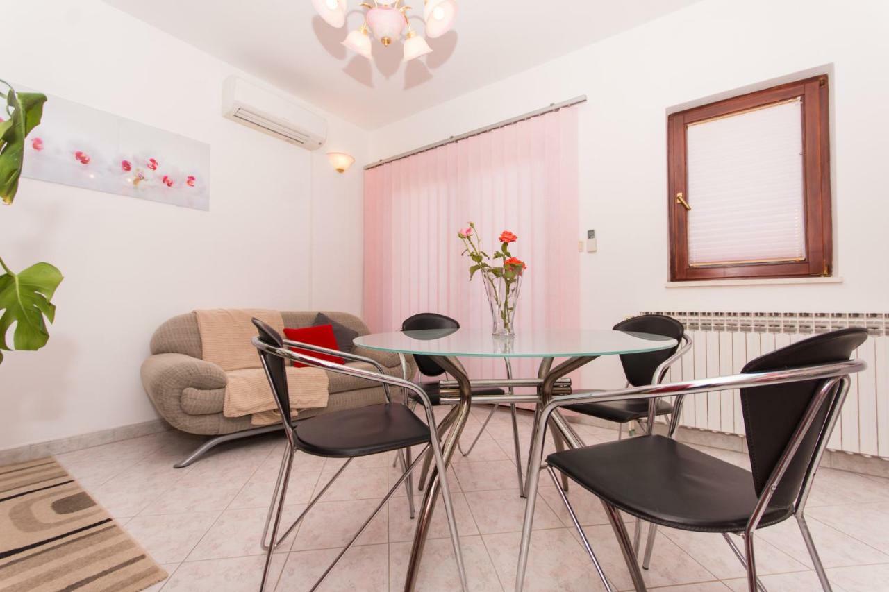 Apartman Mina Трогир Екстериор снимка